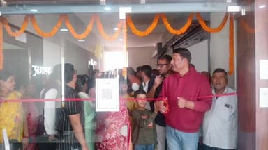 सिसई: मेन रोड स्थित #देव_कॉम्प्लेक्स में #महिला #परिधान के लिए #वस्त्रघर का हुआ #उद्घाटन