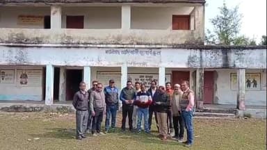 চোপড়া: চোপড়া ব্লকের অন্তর্গত মাঝিয়ালী গ্রাম পঞ্চায়েতের বন্ধ হয়ে যাওয়া স্কুল পরিদর্শন করলেন নিখিল বঙ্গ শিক্ষক সমিতির দল