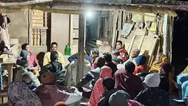 গোপীবল্লভপুর ২: বিধানসভা নির্বাচন কে সামনে রেখে পেটবিন্ধি গ্রামে অঞ্চল তৃণমূলের বুথ কমিটির কর্মীদের নিয়ে রিভিউ মিটিং করলেন সভাপতি