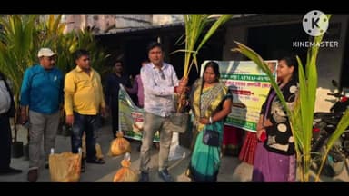 ভগবানপুর ১: ভগবানপুর-১ব্লকে উন্নতমানের নারকেল চারা প্রদান অনুষ্ঠানে উপস্থিত জেলা পরিষদের সদস্য রবিন চন্দ্র মন্ডল