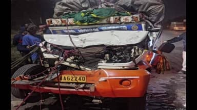 ରାଉରକେଲା ମ୍ୟୁନିସିପାଲଟି: ୧୪୩ ନମ୍ବର ରାଜପଥର ଦେଓଗାଁ ନିକଟସ୍ଥ ଜଗନ୍ନାଥ ମନ୍ଦିର ପାଖରେ ପରିବା ଲଦା ପିକଅପ ଭ୍ୟାନ ଡମ୍ଫର ପଛରେ ଧକା ଦେଲା, ଡ୍ରାଇଭର ଗୁରୁତର.....