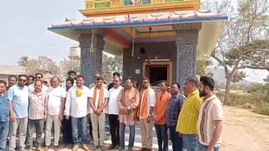 ପଦ୍ମପୁର: ଇନ୍ଦୁପୁର ମାଁ ଗ୍ରାମ ଦେବୀ କ୍ରିକେଟ ଟୁର୍ଣ୍ଣାମେଣ୍ଟର ର ଶୁଭ ଉଦଘାଟନ କଲେ ବିଜେପି ଜିଲ୍ଲା ସଭାପତି ଗୋପୀ ଆନନ୍ଦ