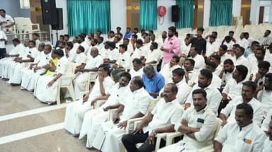 இராமநாதபுரம்: பாரதி நகரில் திமுக இளைஞரணி ஆலோசனைக் கூட்டம் எம்எல்ஏ காதர் பாட்ஷா தலைமையில் நடைபெற்றது