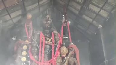 চন্দ্রকোনা ২: বৃহস্পতিবার দিন উপলক্ষে ক্ষীরপাই বড় মায়ের মন্দিরে ভিড় ভক্তদের