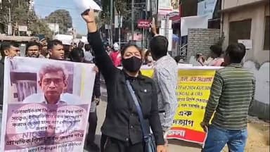 আজকের পুরুলিয়া | 𝐍𝐄𝐖𝐒-𝐕𝐎𝐈𝐂𝐄 𝐎𝐅 𝐏𝐔𝐑𝐔𝐋𝐈𝐀 ক্যামেরায়।।
একদিকে চাকরির দাবিতে পথে নামলেন প্রশিক্ষিত চাকরিপ্রার্থীরা—রাজপথ জ...