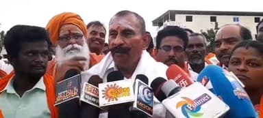 மணமேல்குடி: தாலுகா அலுவலகத்தில் சிலை காணாமல் போனதற்கு உயிர் அதிகாரிகள் பொறுப்பு அதிமுக திமுக இரண்டுமே கொள்ளை கட்சிகள் பொன் மாணிக்கவேல் பரபரப்பு பேட்டி