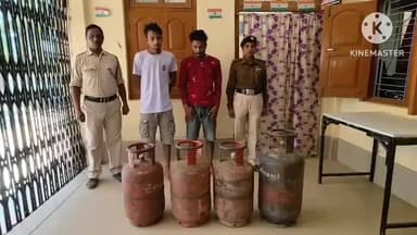 তেলিয়ামুড়া: তেলিয়ামুরার দুই কুখ্যাত চোরকে গ্রেফতার করে তেলিয়ামুড়া থানার পুলিশ গতকাল রাতে চারটি সিলিন্ডার সহ