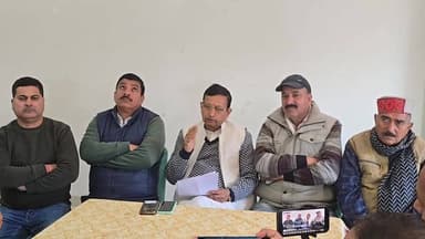 -#घुमारवीं -- पूर्व मंत्री राजेंद्र गर्ग पत्रकारों को संबोधित करते हुए ... #देखिए #लाइव....
-#ब्राइट #न्यूज #घुमारवीं #...