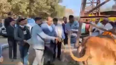 औराई: आयुक्त ने औराई दौरे के दौरान विकासखंड कार्यालय, गौशाला व चीनी मिल का किया निरीक्षण