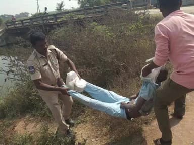 హుజూర్ నగర్: హుజూర్ నగర్లోని మేళ్లచెరువు బైపాస్ రోడ్డు వెంట ఉన్న ఎన్ఎస్పీ కాలువలో గుర్తుతెలియని వృద్ధుడి మృతదేహం లభ్యం
