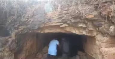 ಮುಂಡರಗಿ: ಕಪ್ತತಗುಡ್ಡದಲ್ಲಿ ಬ್ರೀಟಿಷರ ಕಾಲದ ಬಂಗಾರದ ಗುಹೆ ಪತ್ತೆ