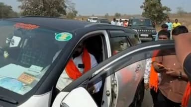 कळमनूरी: आमदार संतोष बांगर यांच्या हस्ते हरवाडी येथे क्रिकेट स्पर्धेचे उद्घाटन