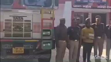 बरहज: देवरिया में कुण्डौली तिराहे के पास पुलिस ने गबन की गई ट्रक के साथ एक व्यक्ति को किया गिरफ्तार, ₹475000 भी बरामद