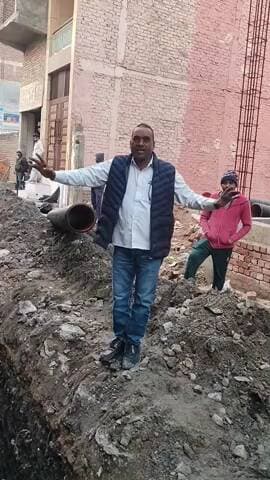 सीलमपुर: सोनिया विहार में सीवर लाइन की मोटाई पर आप नेता ने उठाए सवाल