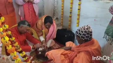 एत्मादपुर: खेड़ा हाजीपुर में वनखण्डी महादेव मंदिर का जीर्णोद्धार, मंत्री धर्मवीर प्रजापति ने ध्वज स्थापना कर किया पूजन