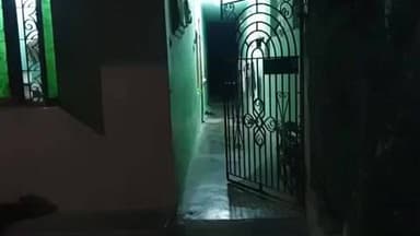 அரக்கோணம்: அரக்கோணம் சாஸ்திரி நகர் பகுதியில் வீட்டின் பூட்டை உடைத்து 25 சவரன் நகை திருட்டு நகர போலீசார் விசாரணை