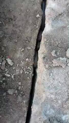 chhat ki darar mein Chitra nikala