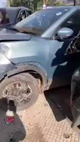 मुरादाबाद: सिविल लाइंस थाना क्षेत्र में मिडटाउन क्लब के बाहर खड़ी गाड़ियों में घुसा बेकाबू खनन का डंपर, हुआ नुकसान