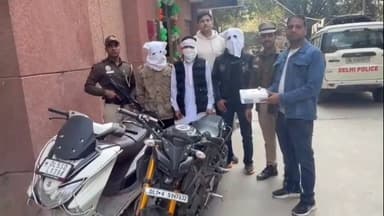 सीलमपुर: जाफराबाद में लूट की कोशिश नाकाम, तीन आरोपी गिरफ्तार, तमंचा और वाहन बरामद