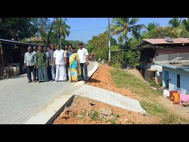 ദുരന്തം വിളിപ്പാടകലെ: റോഡിലെഅശാസ്ത്രീയ നിർമ്മാണത്തിനെതിരെ പ്രക്ഷോഭവുമായി അത്താണി നവോദയനഗർ നിവാസികൾ.