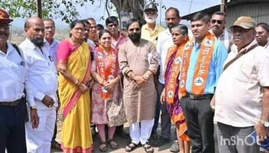 महाड: फौजी अंबवडे येथील ग्रामपंचायत सदस्य रेश्मा प्रवीण जाधव यांनी ग्रामस्थांसह शिवसेना पक्षात केला प्रवेश