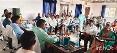 ములుగు: జాకారంలో స్త్రీనిధి సమావేశం ఏర్పాటు