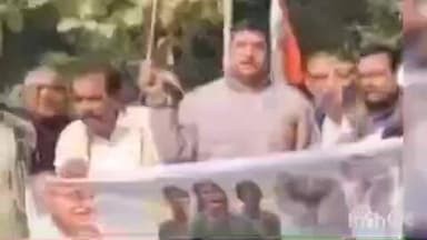 बलरामपुर: मनरेगा बचाने के लिए कांग्रेस ने कलेक्ट्रेट पर किया प्रदर्शन