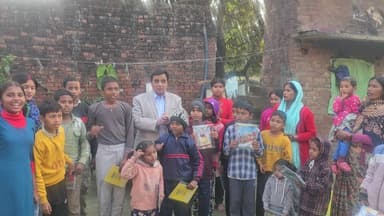 हिन्दू एकता जिंदाबाद के नारे लगाते बच्चे। सनातन संस्कार केंद्र नंदपुर का उद्घाटन गुड्डू देवी भगवती देवी v सामवती देवी।