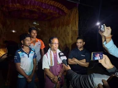 ବିରିଡି: କୋଶଳ କ୍ରୀଡ଼ାଭୂମି ଠାରେ ହେଉଥିବା ବେଳବିହାରୀ କ୍ରିକେଟ ଟୁର୍ନାମେଣ୍ଟ ଉଦଯାପନୀ ଉତ୍ସବ ରେ ଯୋଗଦେଲେ ଜିଲ୍ଲା କଂଗ୍ରେସ ସଭାପତି