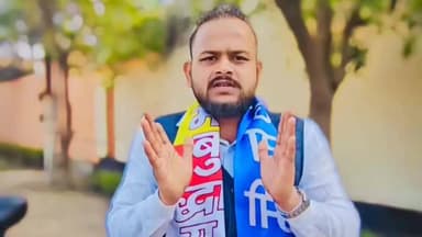 #अलीगढ मै आजाद समाज पार्टी नेता मोनू जाटव द्वारा जिलाधिकारी को ज्ञापन सौंपा गया। इसमें 9 फरवरी को अलीगढ़ महोत्सव (प्रदर्...