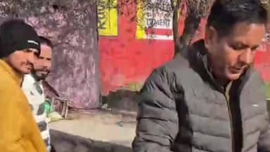 करनाल: मेरठ रोड पर पिकअप और मोटरसाइकिल की टक्कर में दो लोग गंभीर रूप से घायल, पुलिस मौके पर