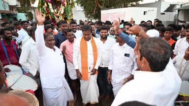 ಕೂಡ್ಲಿಗಿ: ಬಣವಿಕಲ್ಲು ಗ್ರಾಮದಲ್ಲಿ ಸಂಭ್ರಮ ಸಡಗರದಿಂದ ಜರುಗಿದ ಶ್ರೀ ಬೊಮ್ಮಲಿಂಗೇಶ್ವರ ಸ್ವಾಮಿಯ ರಥೋತ್ಸವ; ಶಾಸಕ ಶ್ರೀನಿವಾಸ್ ಭಾಗಿ