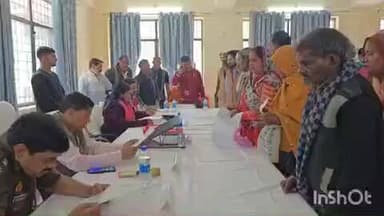 बिंदकी: बिंदकी में आयोजित संपूर्ण समाधान दिवस में विधायक और एसपी ने सुनी समस्याएं, विधायक ने काउंटरों का किया निरीक्षण