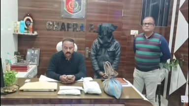 চাপড়া: চাপড়ায় নিষিদ্ধ কাশির সিরাপ সহ গ্রেপ্তার ১