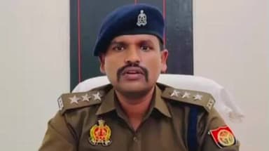 सुल्तानपुर: पूर्वाचल एक्सप्रेस-वे पर पलटी पुलिस की कार, बिहार के रेप आरोपी समेत चार लोग हुए घायल