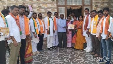 పరిగి: పరిగి పట్టణంలో ఎన్నికల ప్రచారంలో పాల్గొన్న జిల్లా బిజెపి కన్వీనర్ ప్రహ్లాద రావు