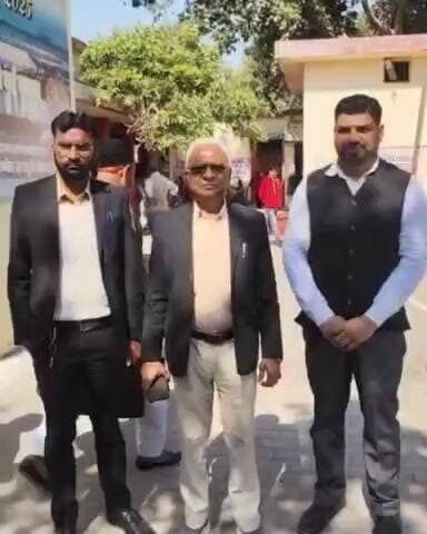 कौंच: कोंच तहसील में दो माह से पेशकार के अभाव में ठप पड़ा न्यायिक कार्य, परेशान अधिवक्ताओं ने डीएम से नियुक्ति की मांग की