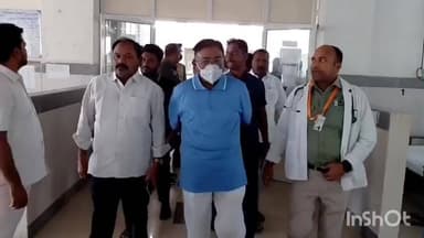 బెల్లంపల్లి: బాలికల వసతి గృహంలో ఫుడ్ పాయిజన్ కు గురై ప్రభుత్వ ఆస్పత్రిలో చికిత్స పొందుతున్న విద్యార్థులను పరామర్శించిన ఎమ్మెల్యే