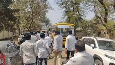 सातारा: सातारा तालुक्यातील खेड गटात समर्थकांमध्ये वादावादी पोलिसांकडून परिस्थिती नियंत्रणात