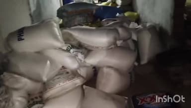 వరంగల్ కమిషనరేట్ కు చెందిన టాస్క్ ఫోర్స్ పోలీసులు తరిగొప్పులలో 35 క్వింటళ్ళ పిడిఎఫ్ బియ్యాన్ని పట్టుకున్నారు