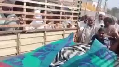 దర్శి: పసుపుగల్లు గ్రామంలో ఇంటి వద్ద స్తంభం పై పనిచేస్తుండగా షాక్ తగిలి అక్కడికక్కడే మృతి చెందిన అంజిరెడ్డి