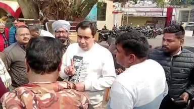 लखीमपुर: लखीमपुर शहर के डीसी रोड पर हुए पटाखा कांड मामले में पुलिस ने मैरिज हॉल संचालक और पटाखा फोड़ने वाले पर दर्ज किया मुकदमा