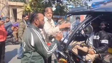 ਬਠਿੰਡਾ: ਪਰਸਰਾਮ ਨਗਰ ਚੌਕ ਵਿਖੇ ਸਾਬਕਾ ਐਮਸੀ ਦਾ ਅਨੋਖਾ ਰੋਸ ਪ੍ਰਦਰਸ਼ਨ ਆਟੋ ਤੇ ਲਿਖੇ ਨੰਬਰ