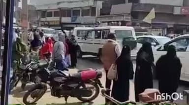 जलालपुर: जलालपुर में डीएम-एसपी जाम में फंसे, संपूर्ण समाधान दिवस में जाते समय यातायात व्यवस्था पर उठे सवाल