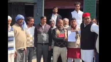 बिलारी: महदहा में सपा कार्यालय पर अनुसूचित जाति में शामिल करने की मांग, निषाद पार्टी कार्यकर्ताओं ने सपा विधायक को सौंपा ज्ञापन