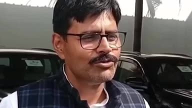 गोसीगंज विधायक अभय सिंह ने 'घूंसखोर पंडित' वेब सीरीज मामले में पत्रकारों के सामने रखी अपनी बात