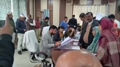 बीकापुर: सीडीओ के नेतृत्व में बीकापुर तहसील में आयोजित संपूर्ण समाधान दिवस में आई 90 शिकायतों में से 10 का हुआ तत्काल निस्तारण