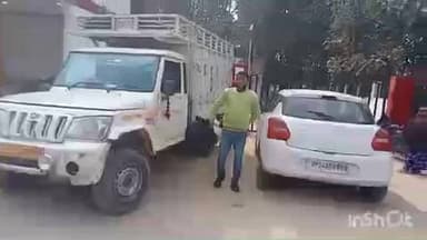 धौरहरा: गुजरिया गांव में सड़क पार कर रहे युवक को अज्ञात वाहन ने मारी टक्कर, मौके पर हुई मौत, परिजनों में मचा कोहराम