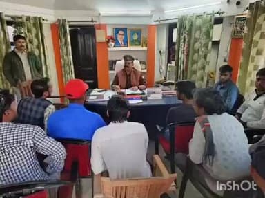 कैसरगंज: कैसरगंज पुलिस ने बोर्ड इम्तिहान में खलल डालने वालों पर सख़्त कार्रवाई के लिए डीजे व मैरिज हॉल संचालकों के साथ की बैठक