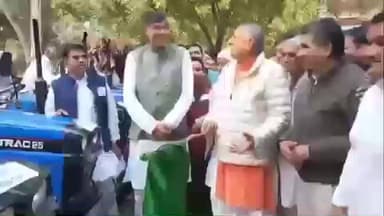 भिवानी: सांसद चौधरी धर्मबीर सिंह ने माइनिंग फंड से 72 लाख रुपए के स्मॉल ट्रैक्टर 24 गांवों को भेंट किए